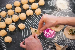Sallys Ausrollstab 50 cm + Backmatte / Gewebematte Set