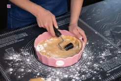 Sallys Backform- und Pizzateigroller