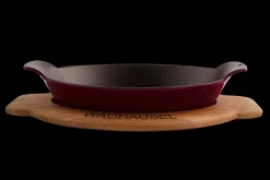 Sallys Gusseisen - Servierpfanne oval 18 x 24 cm - mit Echtholzuntersetzer