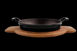 Sallys Gusseisen - Servierpfanne rund Ø 20 cm - mit Echtholzuntersetzer